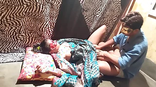 Horny Mature Indian Girlfriend Close by Sari Coitus - Desi Coitus